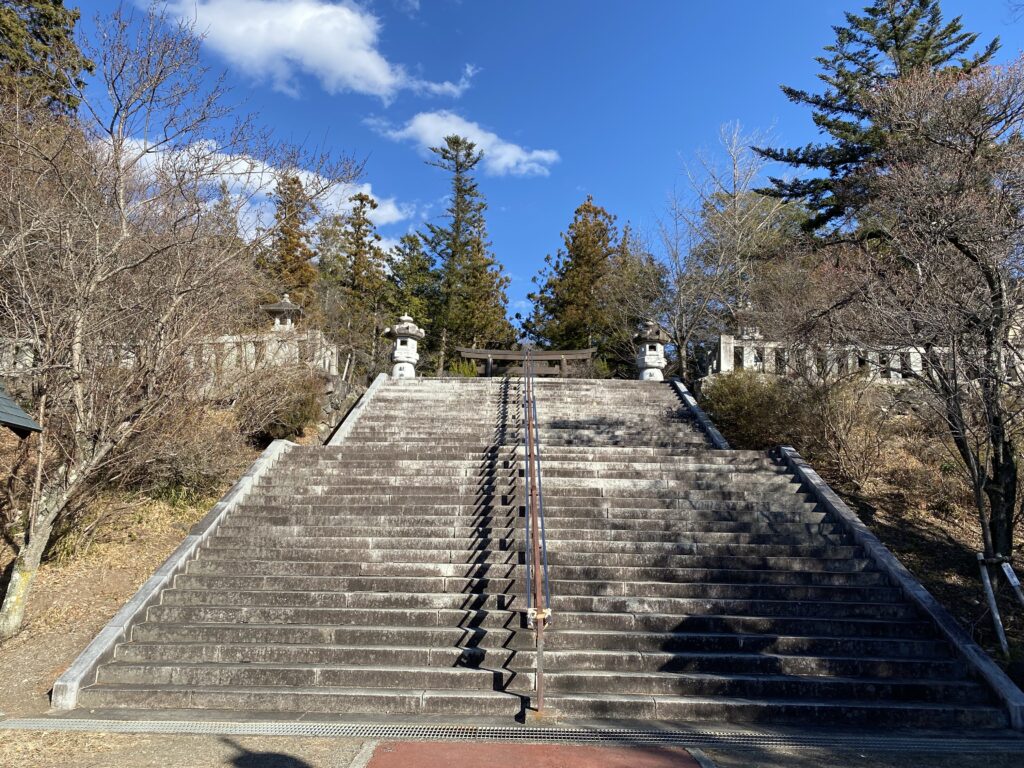 山梨縣護国神社