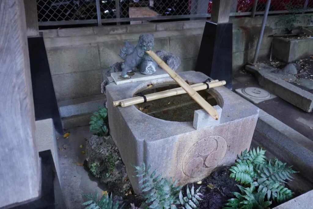 千住本氷川神社_手水舎