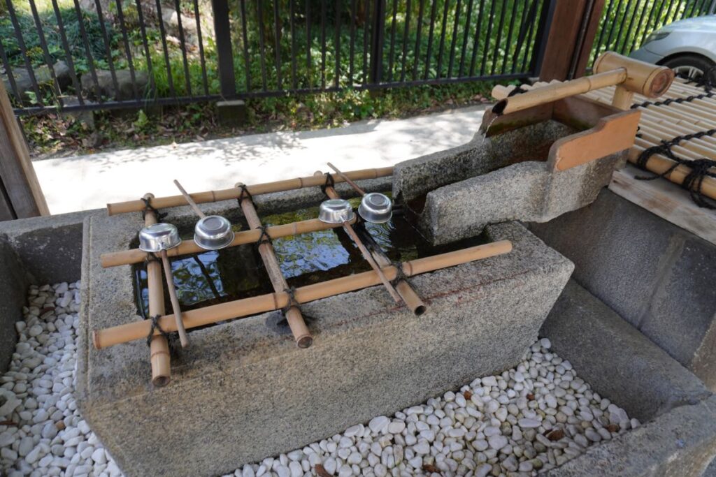 白峯神宮