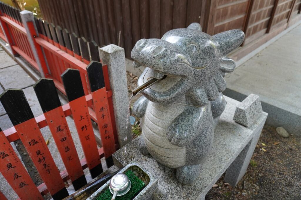 白峯神宮