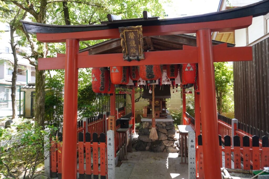 白峯神宮