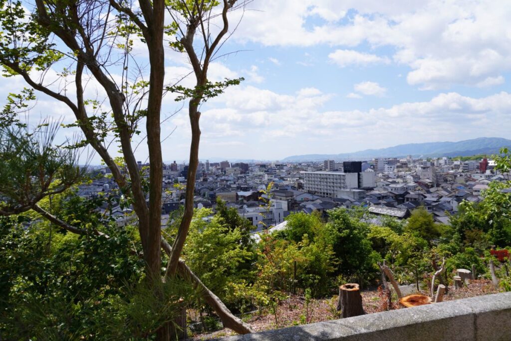 建勲神社