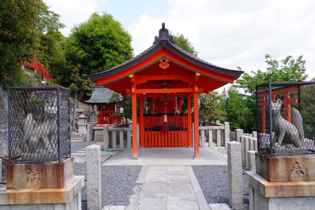 建勲神社